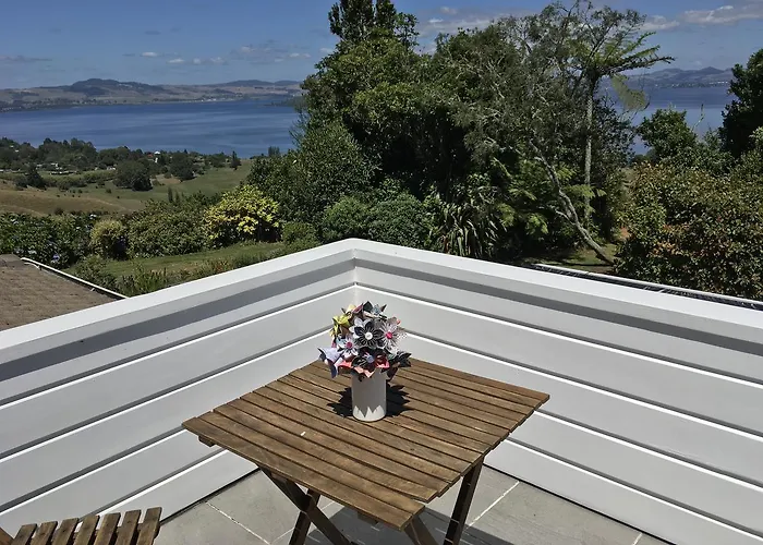Couette-café Lakeview Heights 3*